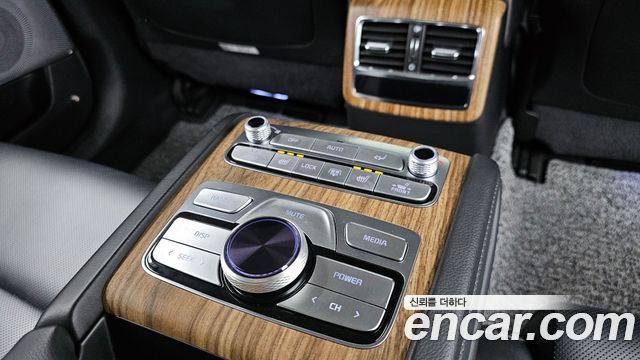 Kia K9 2022 — photo 25
