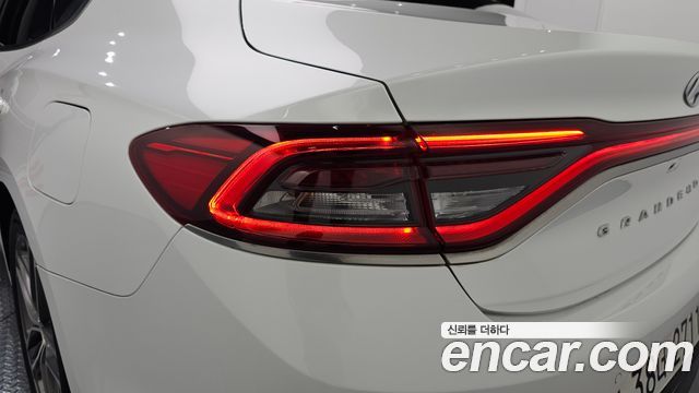 Hyundai Grandeur 2018 — photo 9