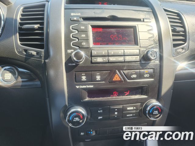 Kia Sorento 2010 — photo 8