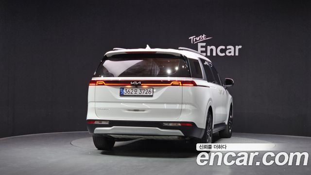 Kia Canival 2023 — photo 4