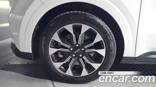 Kia Canival 2023 — photo 5