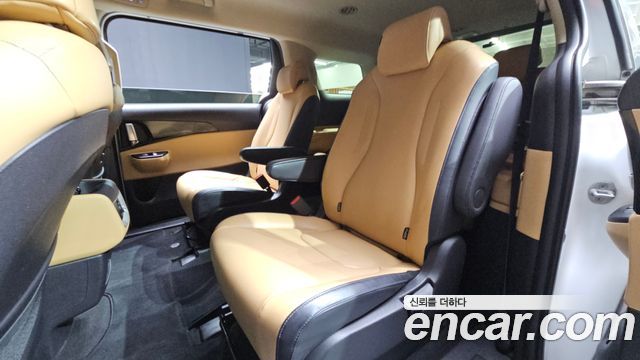 Kia Canival 2023 — photo 19