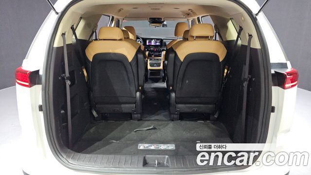 Kia Canival 2023 — photo 26