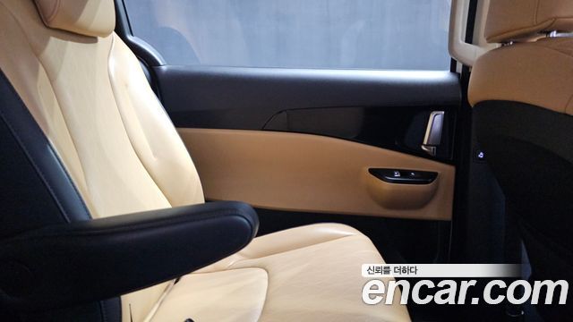 Kia Canival 2023 — photo 15