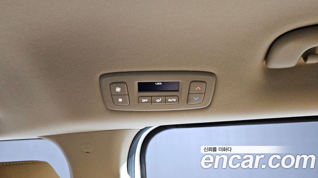 Kia Canival 2023 — photo 32