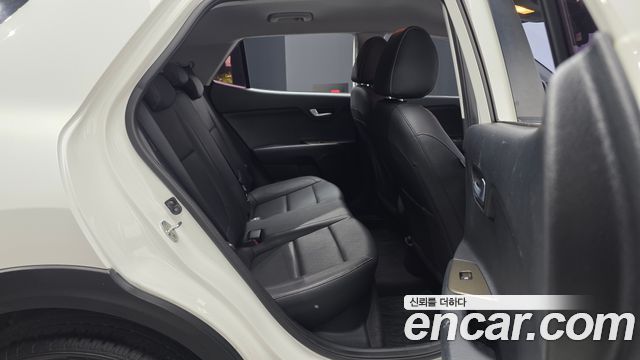 Kia Stonic 2018 — photo 11