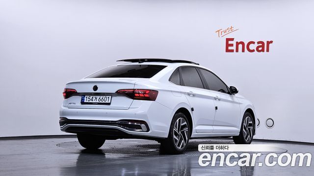 Volkswagen Jetta 2023 — photo 2