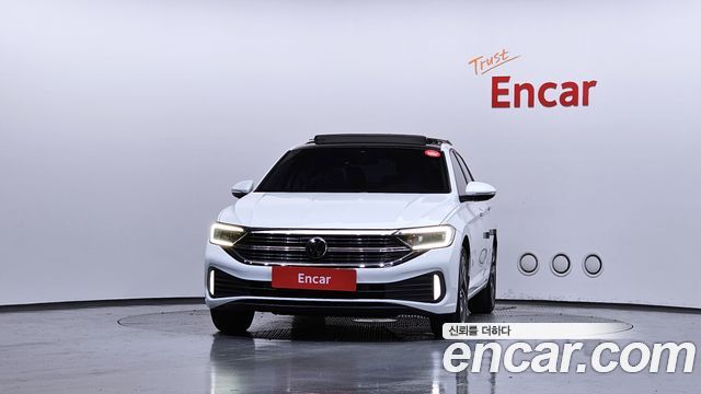 Volkswagen Jetta 2023 — photo 3