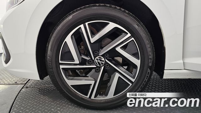 Volkswagen Jetta 2023 — photo 5