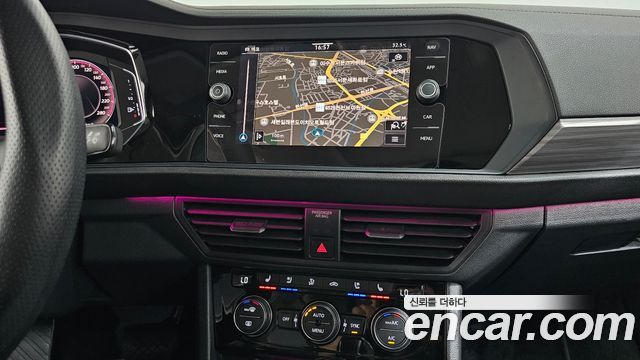 Volkswagen Jetta 2023 — photo 18