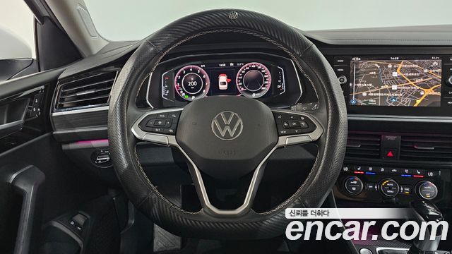 Volkswagen Jetta 2023 — photo 19