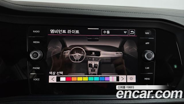 Volkswagen Jetta 2023 — photo 22