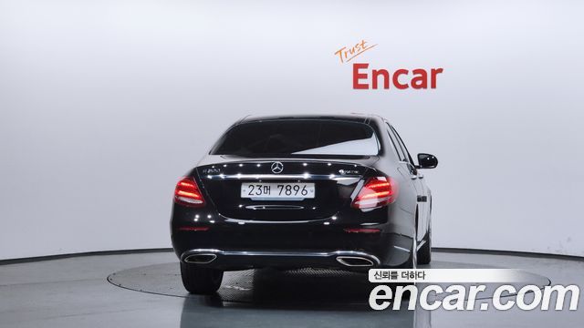 Mercedes-Benz E-Class 2019 — photo 4