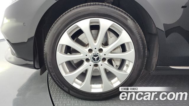 Mercedes-Benz E-Class 2019 — photo 5