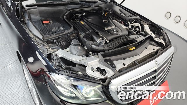 Mercedes-Benz E-Class 2019 — photo 6