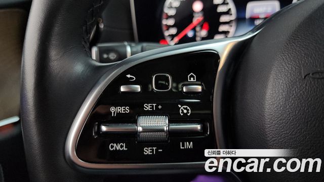 Mercedes-Benz E-Class 2019 — photo 18