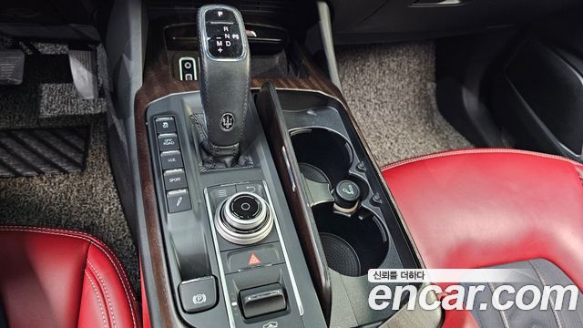 Maserati Levante 2019 — photo 12