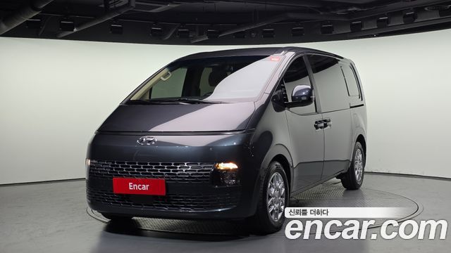 Hyundai Staria 2022 — photo 1