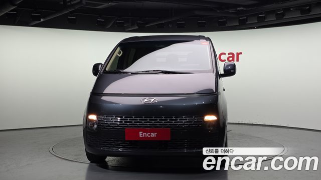 Hyundai Staria 2022 — photo 3