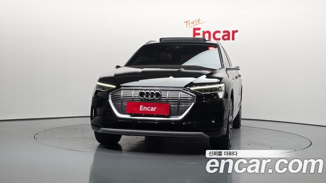 Audi e-tron 2020 — photo 3