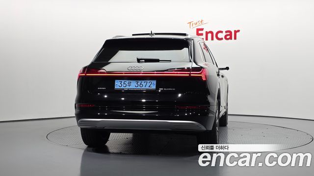 Audi e-tron 2020 — photo 4