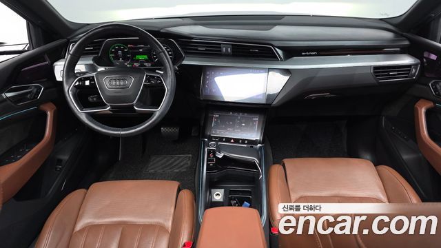 Audi e-tron 2020 — photo 10