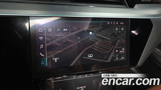 Audi e-tron 2020 — photo 20