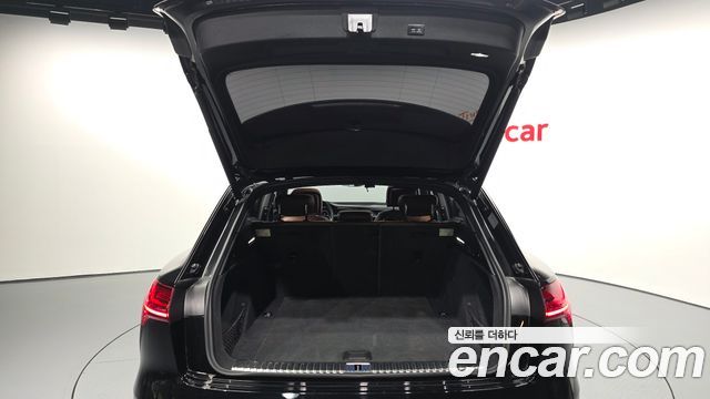 Audi e-tron 2020 — photo 26