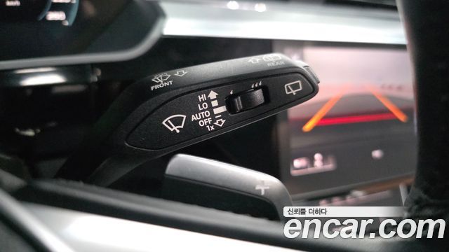 Audi e-tron 2020 — photo 28