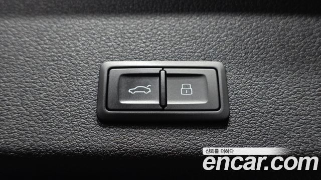 Audi e-tron 2020 — photo 29