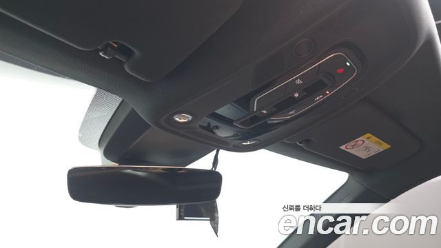 Audi e-tron 2020 — photo 31