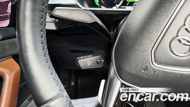 Audi e-tron 2020 — photo 33