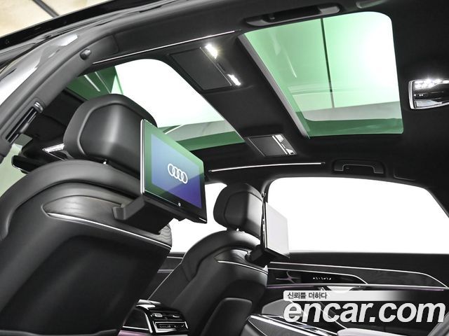 Audi A8 2023 — photo 11