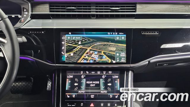 Audi A8 2023 — photo 19