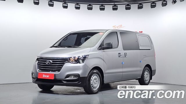 Hyundai Starex 2021 — photo 1