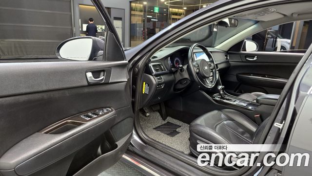 Kia K5 2016 — photo 10