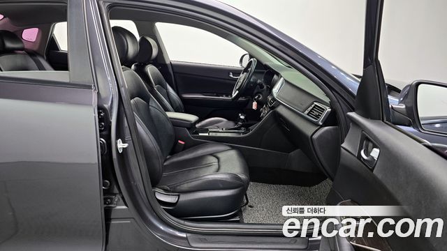Kia K5 2016 — photo 11