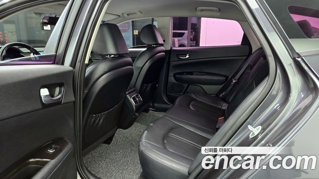 Kia K5 2016 — photo 12
