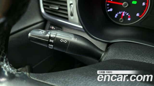 Kia K5 2016 — photo 17