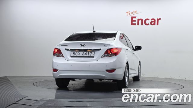 Hyundai Accent 2013 — photo 4