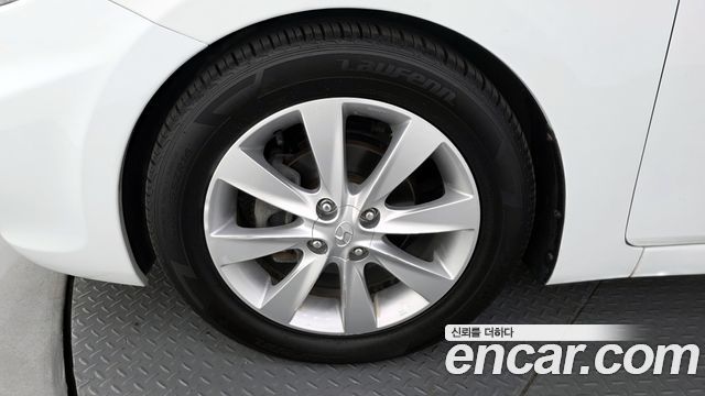 Hyundai Accent 2013 — photo 5