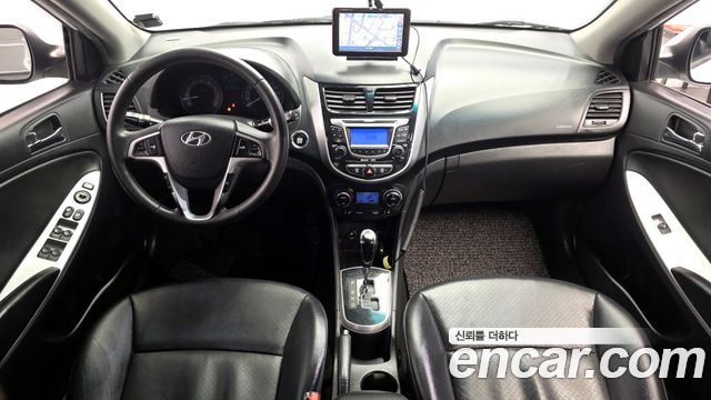 Hyundai Accent 2013 — photo 7