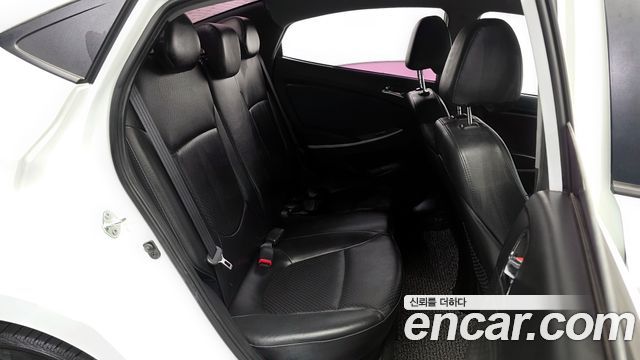 Hyundai Accent 2013 — photo 11