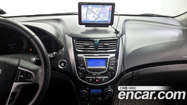 Hyundai Accent 2013 — photo 14