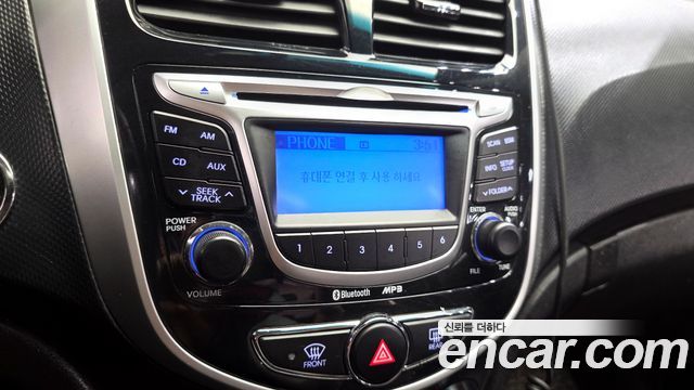 Hyundai Accent 2013 — photo 17
