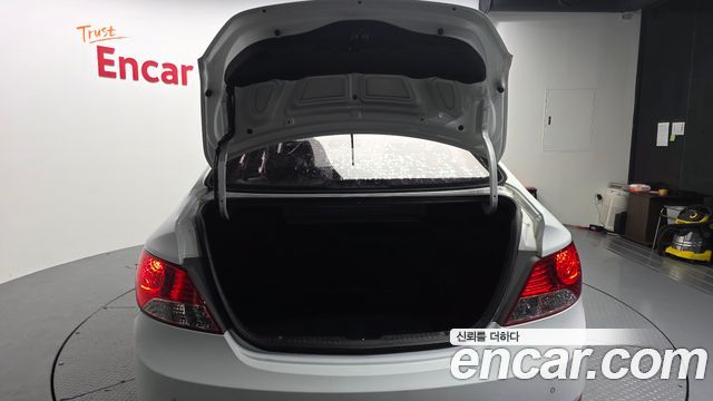 Hyundai Accent 2013 — photo 20