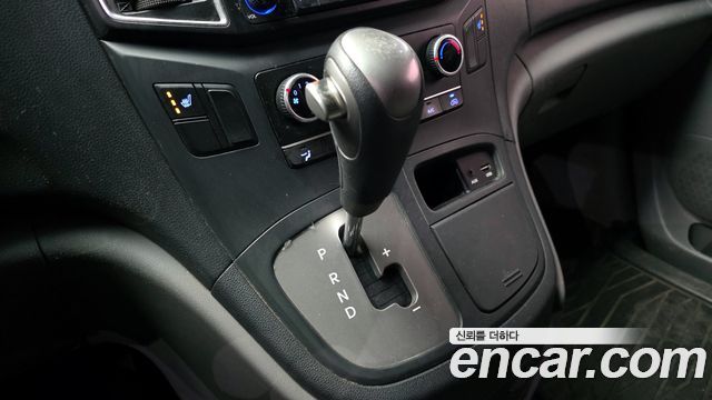 Hyundai Starex 2016 — photo 9