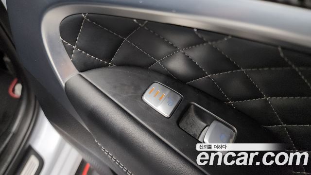 Genesis G70 2019 — photo 15
