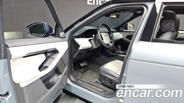 Land Rover Range Rover Evoque 2020 — photo 13