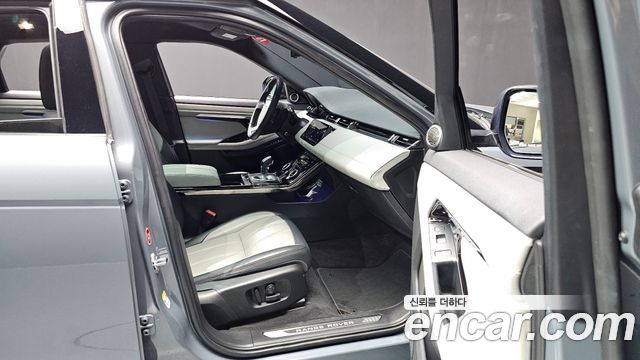 Land Rover Range Rover Evoque 2020 — photo 17